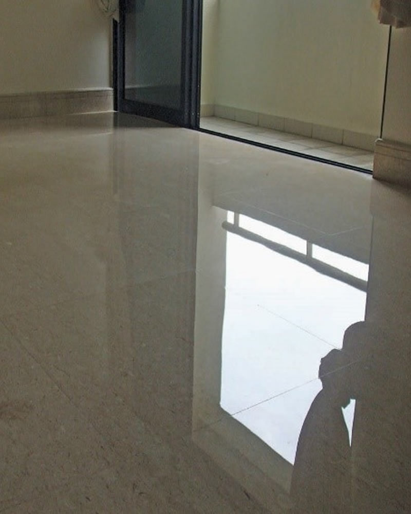 REAL ES 300  EPOXY ESASLI ANTİSTATİK CİLA